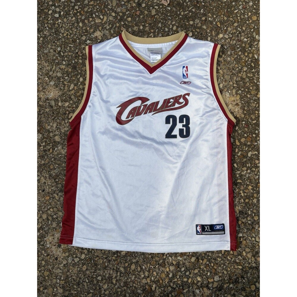 Vintage Cleveland Cavaliers LeBron James Reebok NBA Jersey Men’s Size XL White